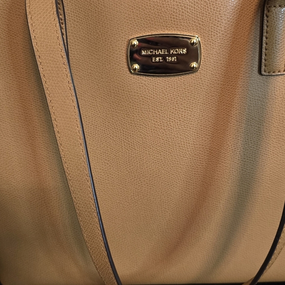 Michael Kors Jet Set Tote Handbag - Picture 1 of 7